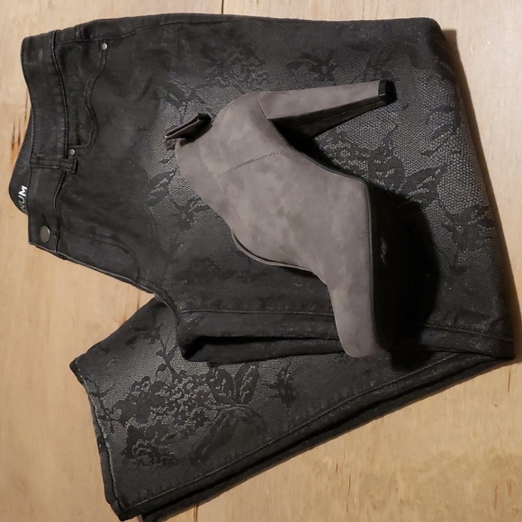 LADIES G BY GUESS GRAY TARRAH BOOTIES SZ 7 - Picture 10 of 11